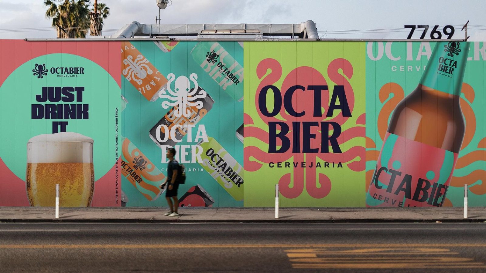 Mural urbano con las piezas de la campaña