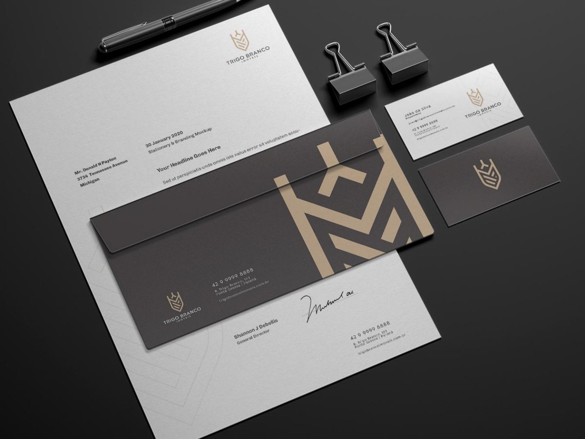 Papelaria em preto, branco e dourado
