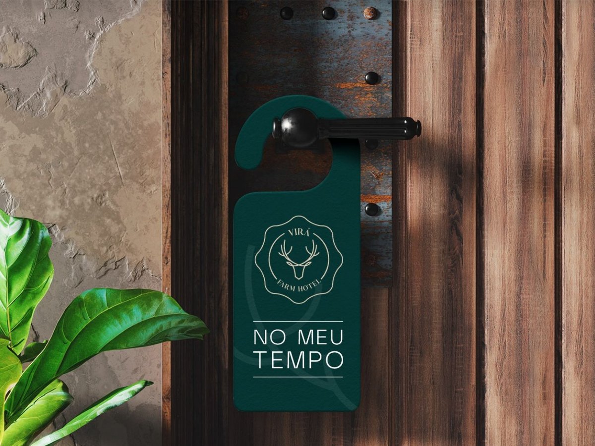 Virá Farm Hotel: Rebranding completo: do renaming da assinatura (de Charme Resort a Farm Hotel) ao novo posicionamento, símbolo, tipografia, paleta e manifesto.